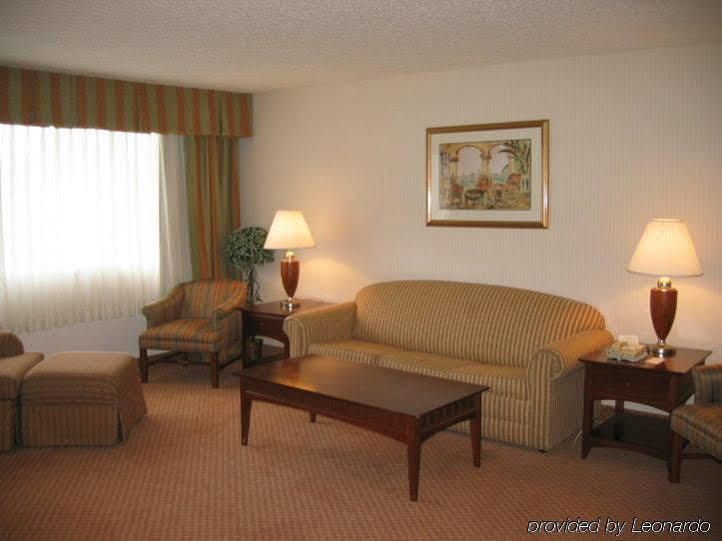 Holiday Inn Charlottesville-Monticello, An Ihg Hotel Buitenkant foto